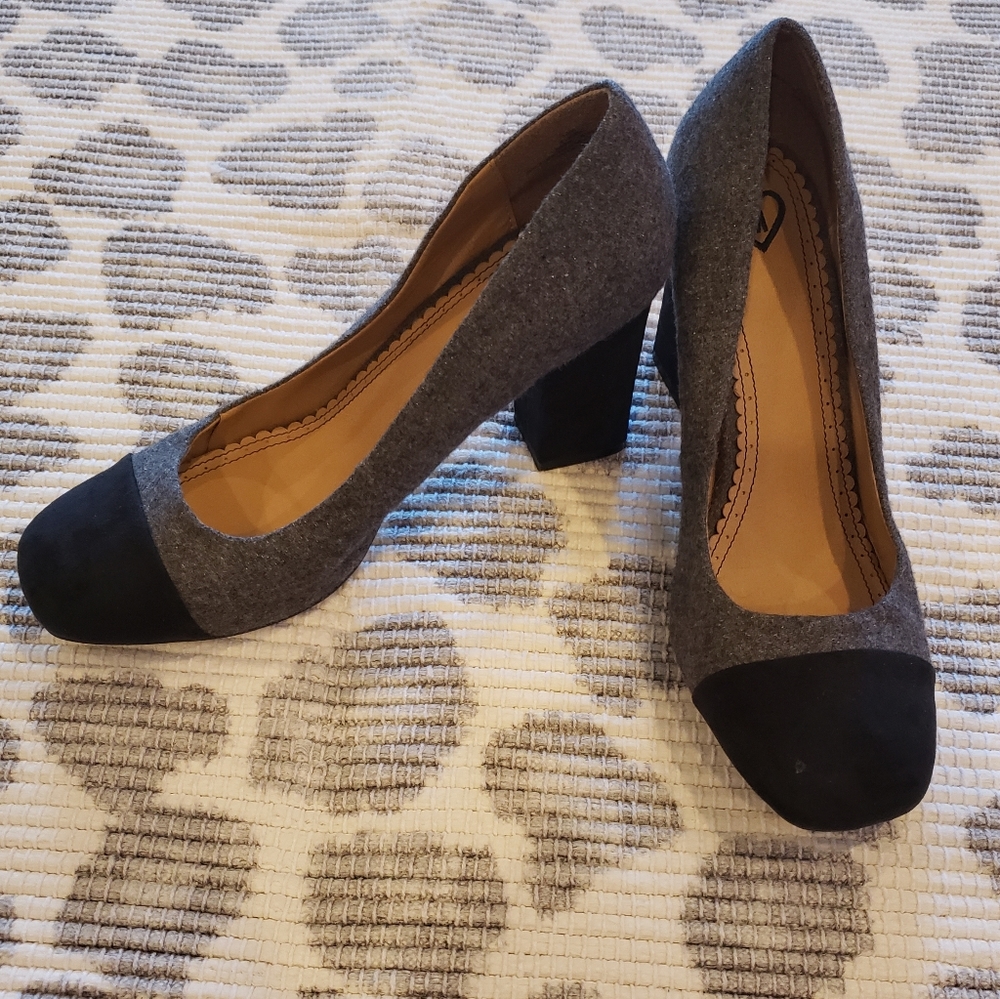 Heels - Picture 3 of 10